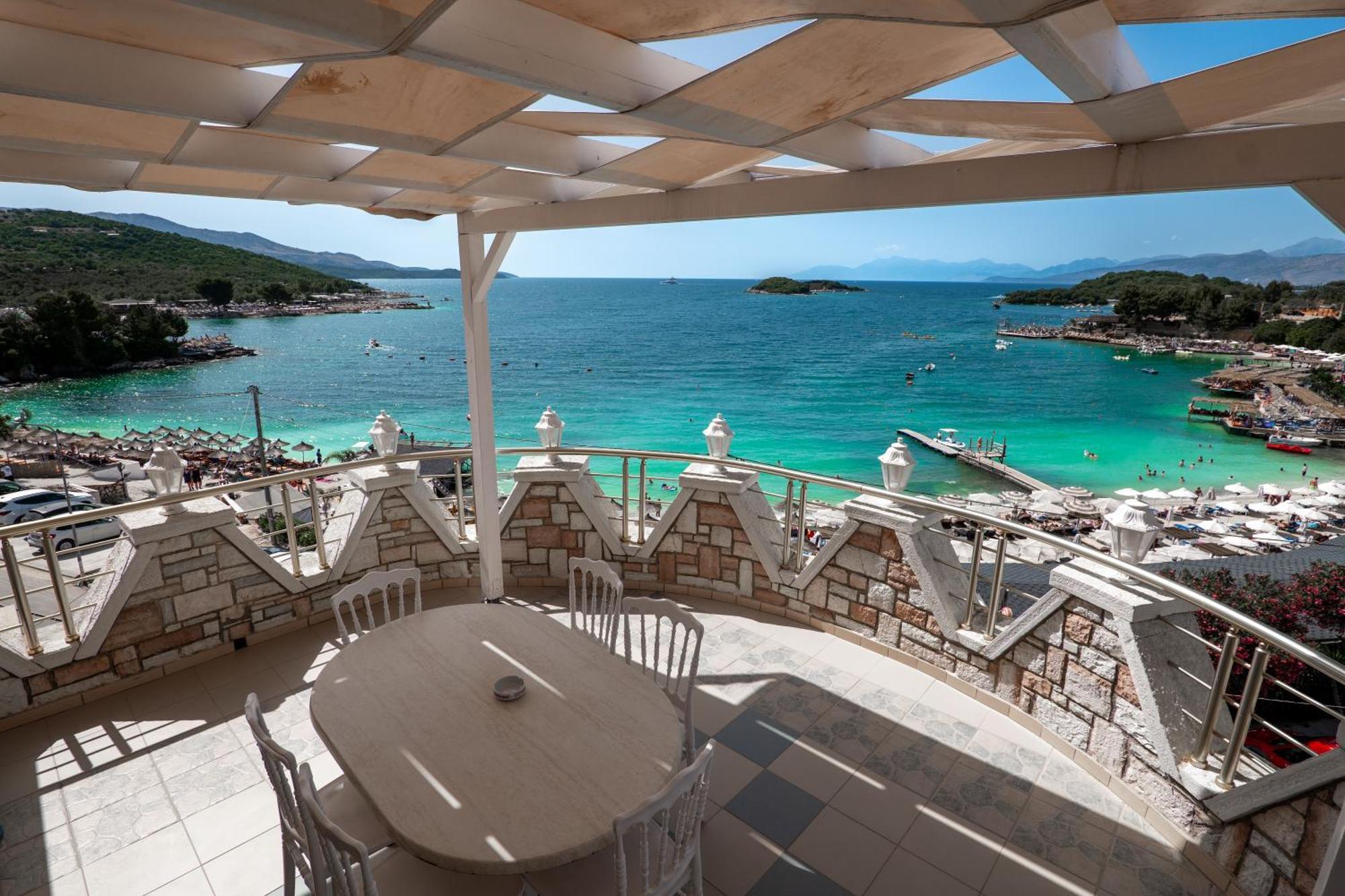 Hotel Castle Ksamil Eksteriør billede